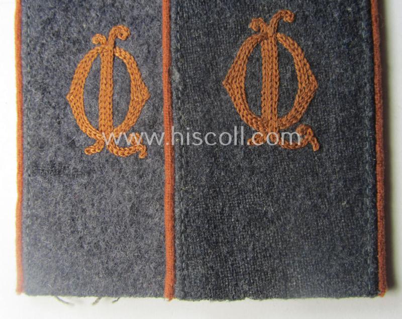 Fully matching pair of WH (Luftwaffe) neatly 'cyphered', EM-type shoulderstraps: 'Soldat der Luftnachrichten-Abtlgs. des Oberbefehlshabers der LW'