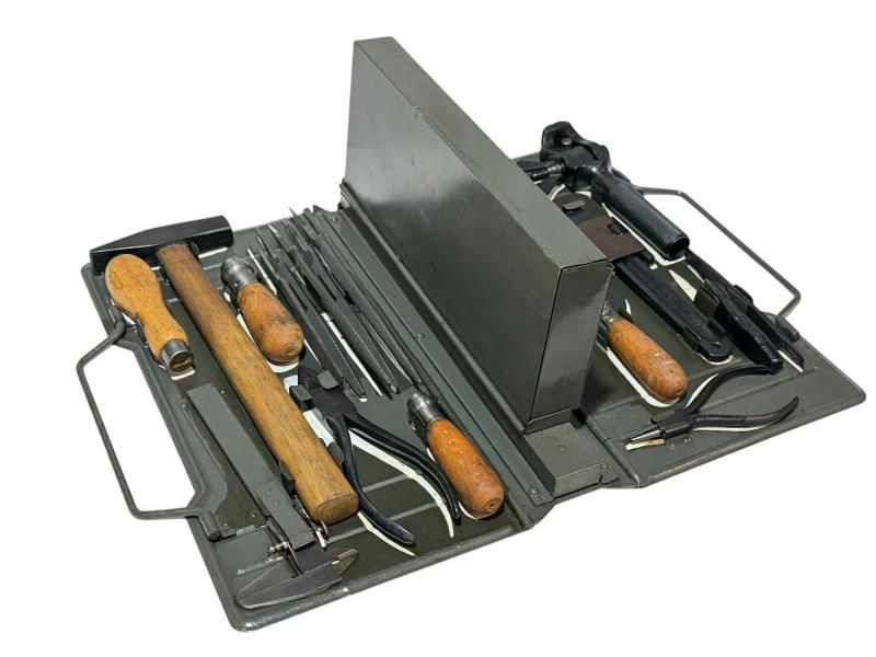 Complete set of MG 34/42 Field Tool Kit