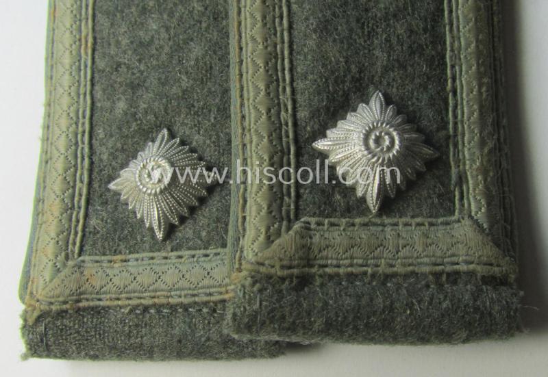 Pair of WH (Heeres) so-called: 'M40 o. M43'-pattern, NCO-type shoulderstraps: 'Feldwebel der Nachschub-Trpn.'