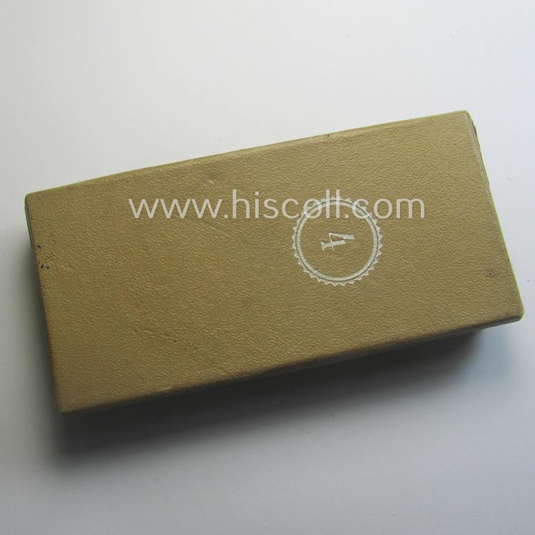 RAD (ie.'Reichsarbeitsdienst') so-called: 'Dienstauszeichnung 4. Stufe für Männer' (as was intended for 4 years loyal-service) that comes stored in its (scarcely seen and equally very nicely preserved!) light-brown-coloured box ie. etui