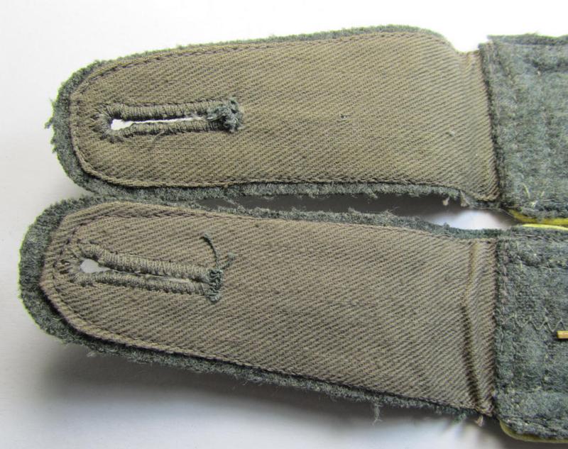 Attractive - fully matching and scarcely seen! - pair of WH (Heeres) NCO-type (ie. 'M40-/M43'-pattern) shoulderstraps as was intended for usage by a: 'Feldwebel eines Heeres Nachrichten-Abteilungs'