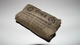 Verbandpäckchen (field dressing) 1944