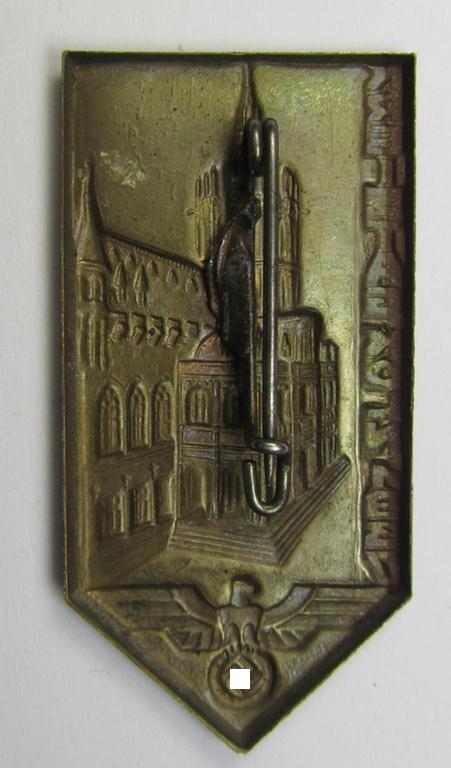 Commemorative, tin-based- and/or: bright golden-toned N.S.D.A.P.-related 'tinnie' showing an illustration of the 'Köelnner Dom' and eagle-/swastika-device flanked by the text: 'Kreistag Köln 1937'
