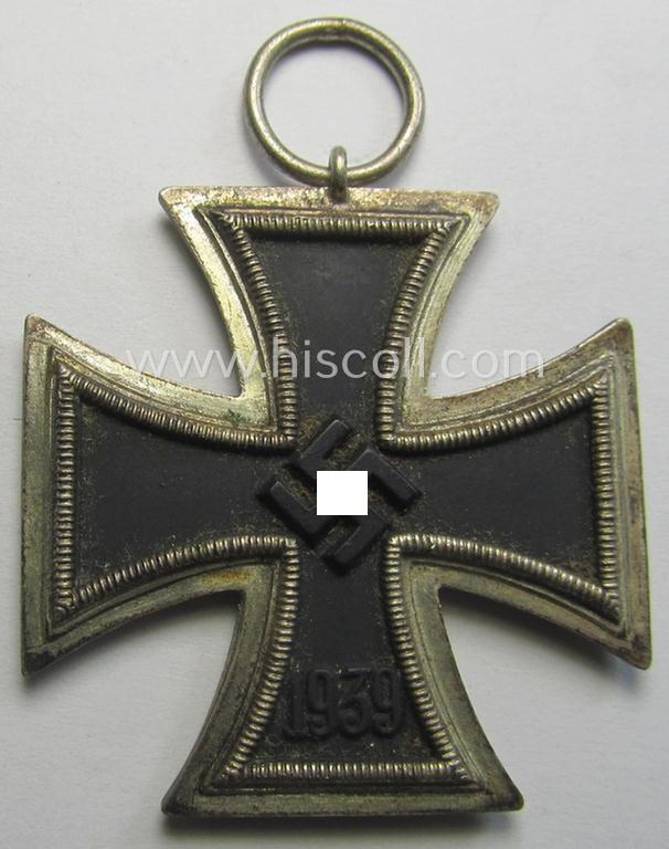 'Eisernes Kreuz II. Klasse' being a (typical) non-maker-marked example by a (by me) unidentified maker (ie. 'Hersteller')