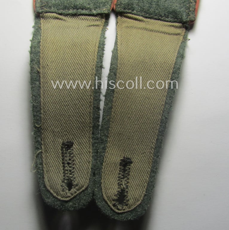 Superb, pair of WH (Heeres) EM-type (ie. 'M41- o. 43'-pattern) shoulderstraps: 'Soldat eines Panzer o. Panzerjäger-Abtgs.'
