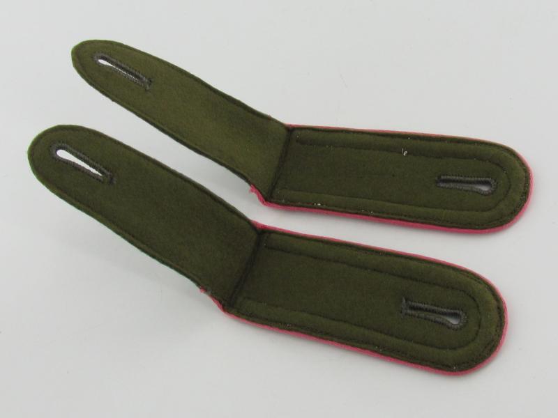 Wehrmacht (Heer) Panzerjäger shoulder boards for Unteroffizier (NCO)