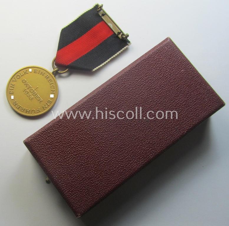 WH Czech-occupation- (ie. 'Anschluss'-) medal: '1. Oktober 1938' that comes with its period-attached 'PB-Spange' and that comes stored in its bordeaux-red-coloured- and/or non-maker-marked etui