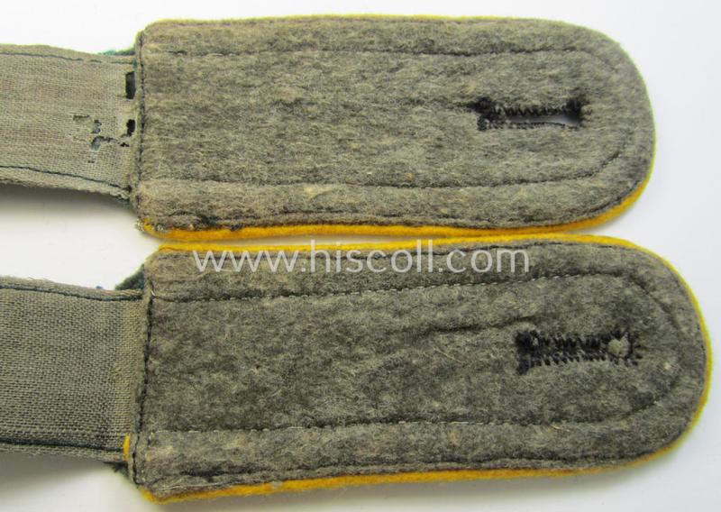 Attractive - and fully matching! - pair of WH (Heeres) early-war-period- (ie. 'M36'- ie. 'M40'-pattern, 'tailor-made') NCO-type shoulderstraps as was intended for usage by an: 'Uffz. eines Kavallerie- o. Aufklärungs-Abteilungs'