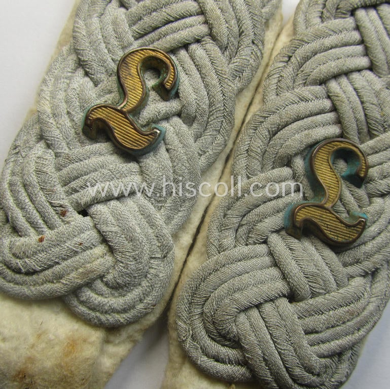 Fully matching - and/or scarcely encountered! - pair of WH (Heeres), neatly 'cyphered', officers'-type shoulderboards as was intended for a: 'Major eines Infanterie-Lehr-Abts. o. Rgts.'