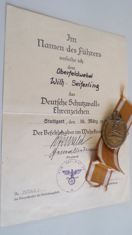 large grouping of a WWI and WWII veteran 2/2