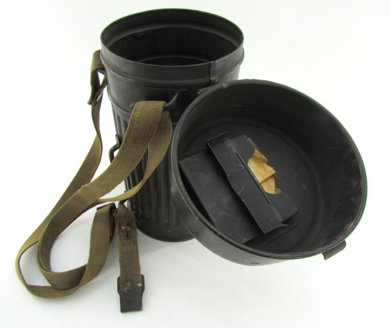 Reichswehr /Wehrmacht Early Short Gasmask Cannister ( complete )