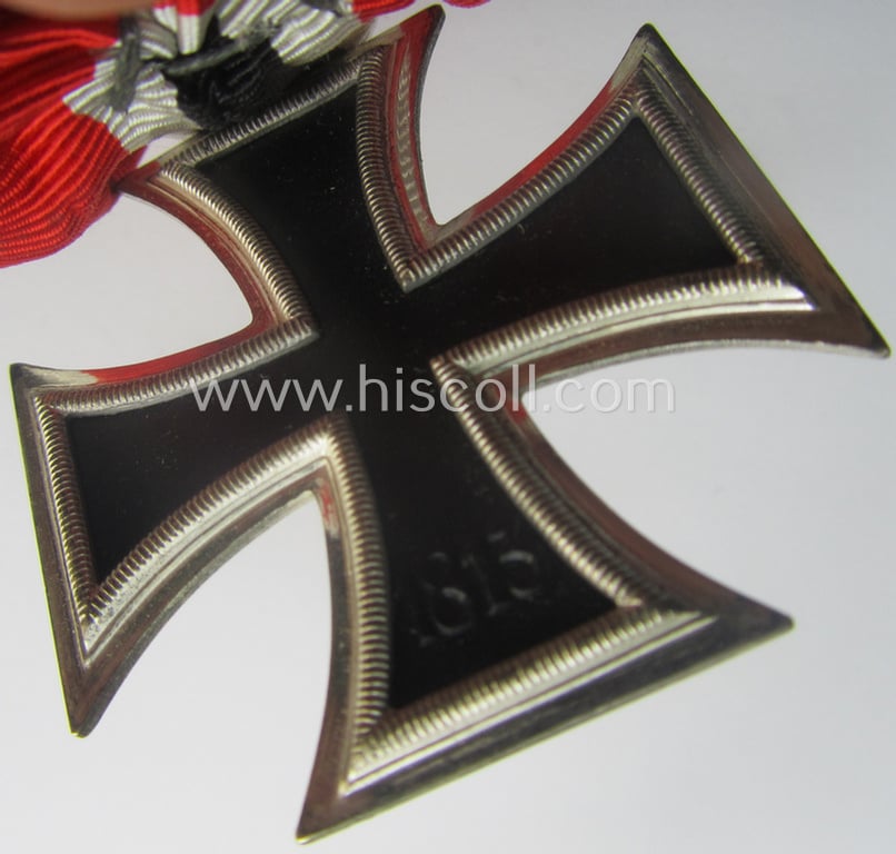 Stunning, 'Einzelspange' (ie. single-pieced medal-bar) showing an Iron Cross 2nd class (or: 'Eisernes Kreuz 2. Klasse') being an example of the 'Schinkel'-pattern