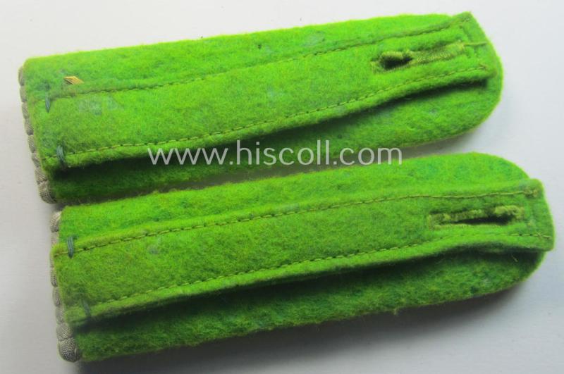 Pair of WH (Heeres) officers'-type shoulderboards: 'Oberleutnant eines Panzer-Grenadier-Rgts.'