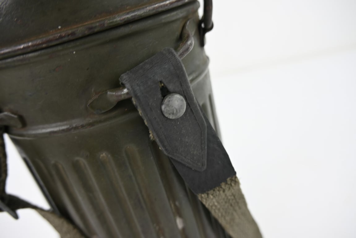 German Wehrmacht (Heer) M31 Gasmask & Cannister.