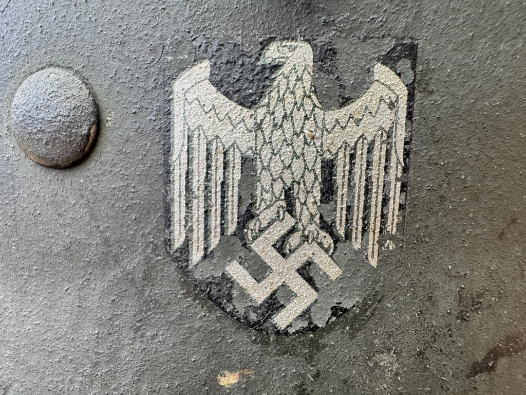German M16 Transitional Single Decal Heer Helmet