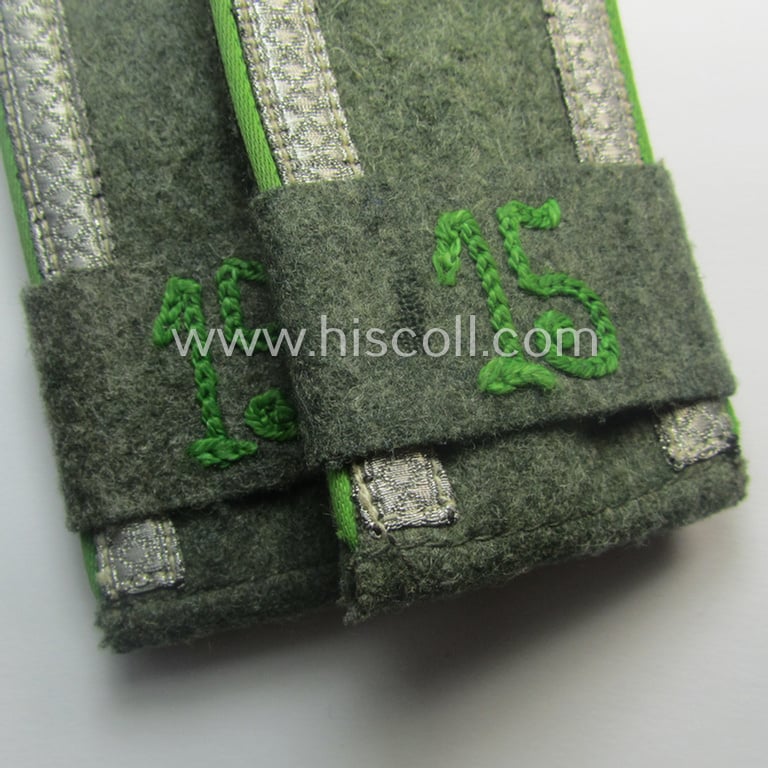 Pair of early- (ie. mid-) war-period (ie. 'M40 o. M43'-pattern), WH (Heeres) NCO-type shoulderstraps as was intended for a: 'Uffz. des Panzergrenadier-Regiments 15' and that comes with its period-attached 'Überschübe'-pair