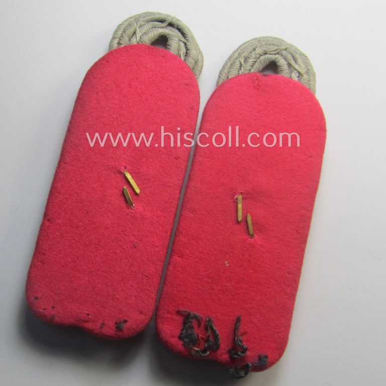 Superb pair of WH (Heeres) neatly 'cyphered', officers'-type shoulderboards as was specifically intended for a: 'Major und Mitglied einer Kraftfahr-Kampftruppen-Versuchsabts.'