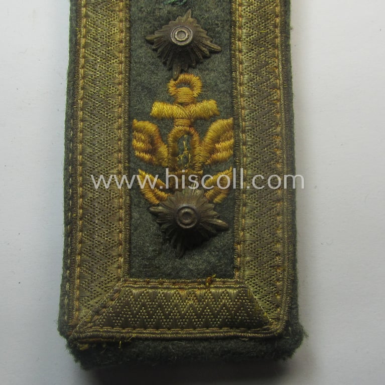 Single, 'cyphered'- (and I deem early- ie. mid-war-period) WH (Kriegsmarine) NCO-type shoulderstrap as was intended for usage by an: 'Oberfeldwebel eines Küsten-Artillerie-Rgts.'