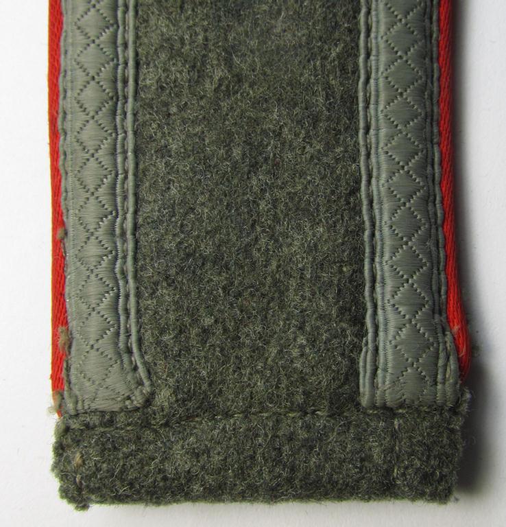 Neat - albeit regrettably single! - WH (Heeres) - I deem - mid-war-period- (ie. 'M41/M43'-pattern) NCO-type shoulderstrap as was intended for usage by an: 'Unterwachtmeister einer (Sturm)Art.-Rgts.'