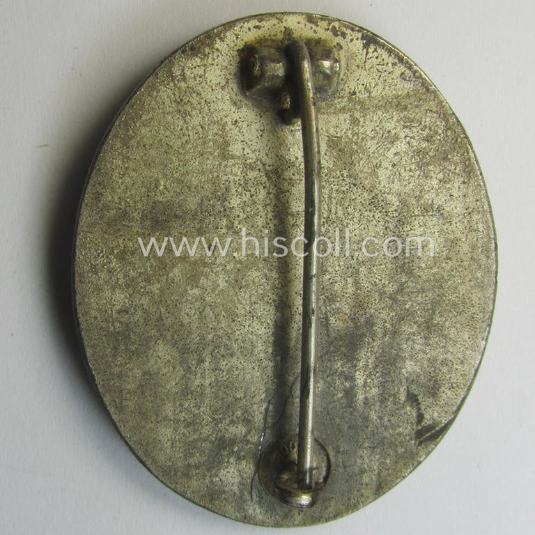 Attractive - and only moderately used - 'Verwundeten-Abzeichen in Silber' (or: silver-class wound-badge) being a neatly maker- (ie. '100'-) marked example as was produced by the: 'Rudolf Wächtler u. Lange'-company