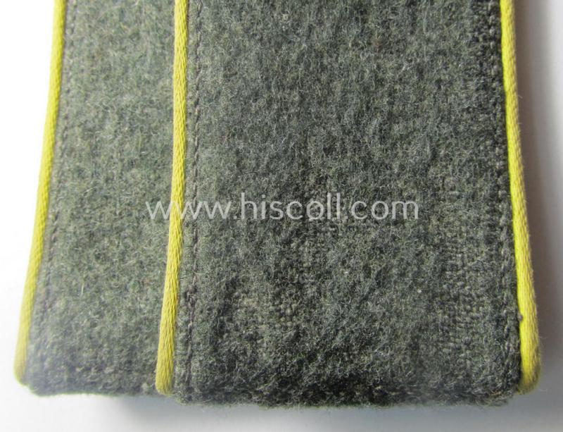 Pair of WH (Heeres) EM-type (ie. 'M40- o. M43'-pattern) shoulderstraps as was intended for usage by a: 'Soldat eines Heeres Nachrichten-Abtgs.'