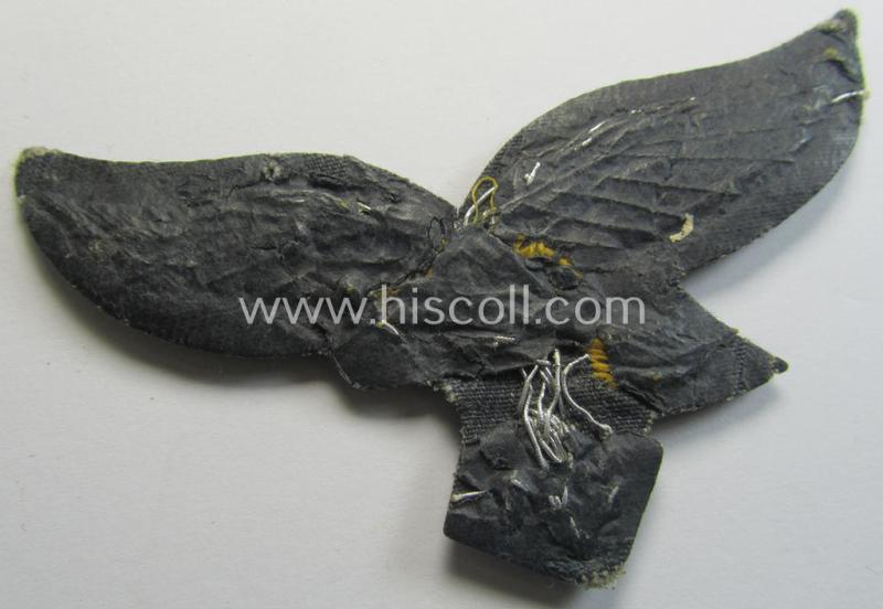 Superb - very pronounced! - 'Extra Qualität'-pattern, WH (LW) officers'- (evt. NCO-) type, hand-embroidered breast-eagle (ie. 'Brustadler für Offiziere der Luftwaffe') that comes in a possibly issued but still 'virtually mint', condition