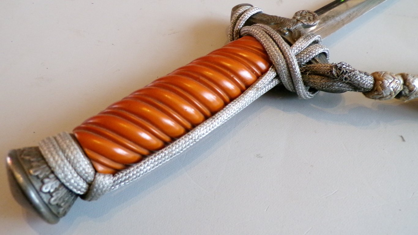 Rare and early A. Henckels army dagger