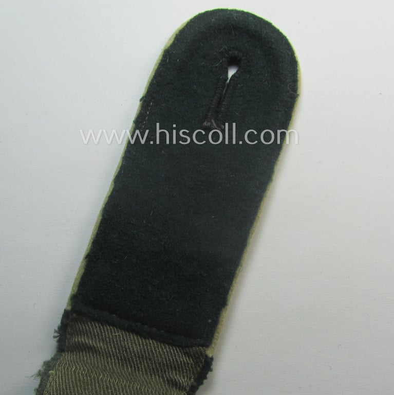 Superb - regrettably single but nevertheless rarely encountered! - WH (Heeres), early-war-period (ie. 'M40'-pattern styled) EM-type shoulderstrap for usage by a: 'Soldat eines Inf.-Rgts. der “Grossdeutschland”-Div.'