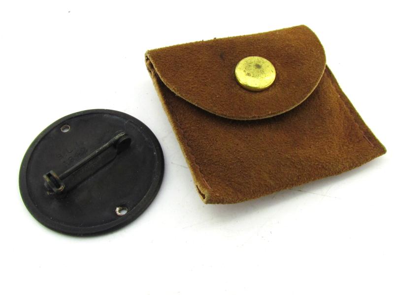 WW2 Radium Luminous Disk (1942 R.L.I.) with Original Leather Pouch