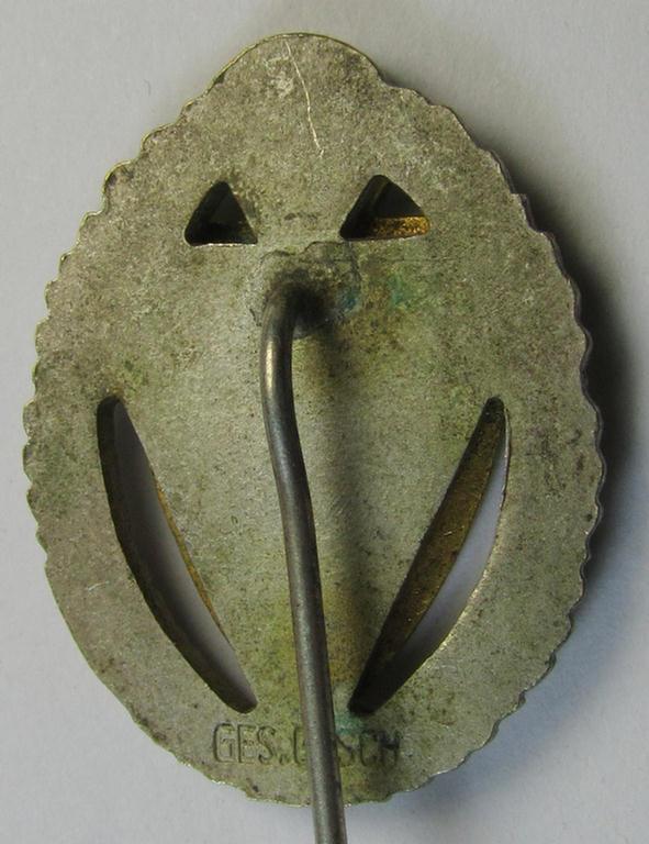 Honorary-membership lapel-pin (aka: 'Silberne Ehrennadel für 25 Jahre Mitgliedschaft im Deutscher Reichskriegerbund Kyffhäuser' (ie. 'D.R.K.B.') being a non-maker-marked example that bears a: 'Ges.Gesch.'-designation on its back