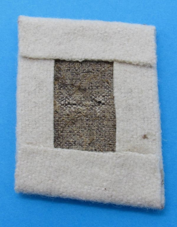 Hermann Göring division collar tabs