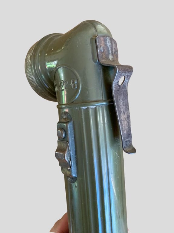 U.S. WWII Flashlight -TL122B-