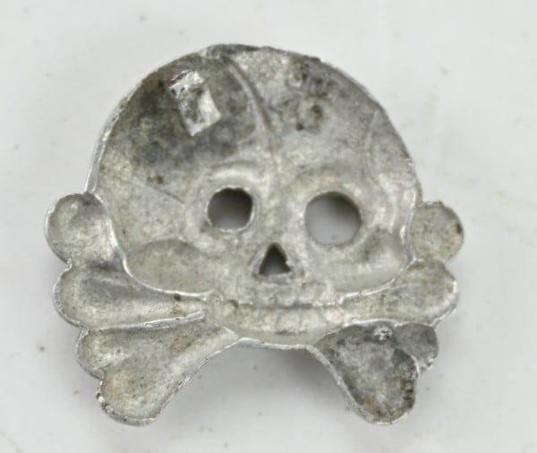 German WH Panzer Collar tab Skull
