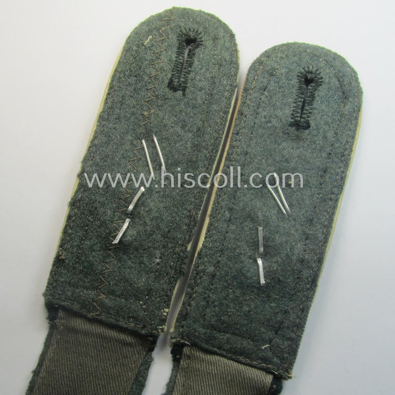 Superb - and fully matching! - pair of WH (Heeres), early- (ie. pre-) war-period- (ie. 'M36 o.40'-pattern) 'cyphered' NCO-type shoulderstraps as was intended for - and clealry worn by! - a: 'Feldwebel des Wachbatallions Berlin'