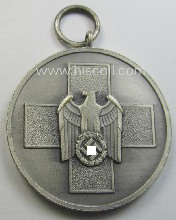 'Deutsche Volkspflege'-medal being a non-maker-marked example