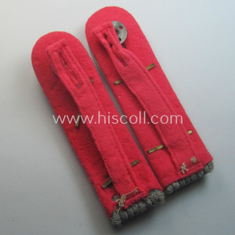 Truly used- and/or worn pair of WH (Heeres) officers'-type shoulderboards: 'Hauptmann eines Panzer- o Panzerjäger-Abts.'