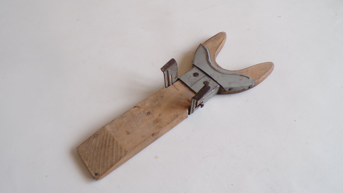 Folding Officer's Boot Jack - Rekord