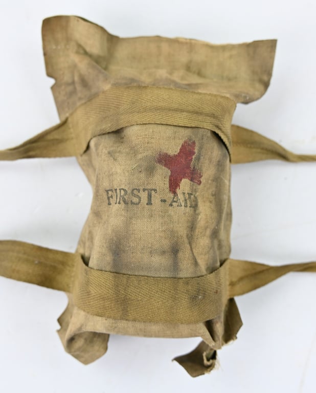 US WW2 Paratrooper First Aid Pack
