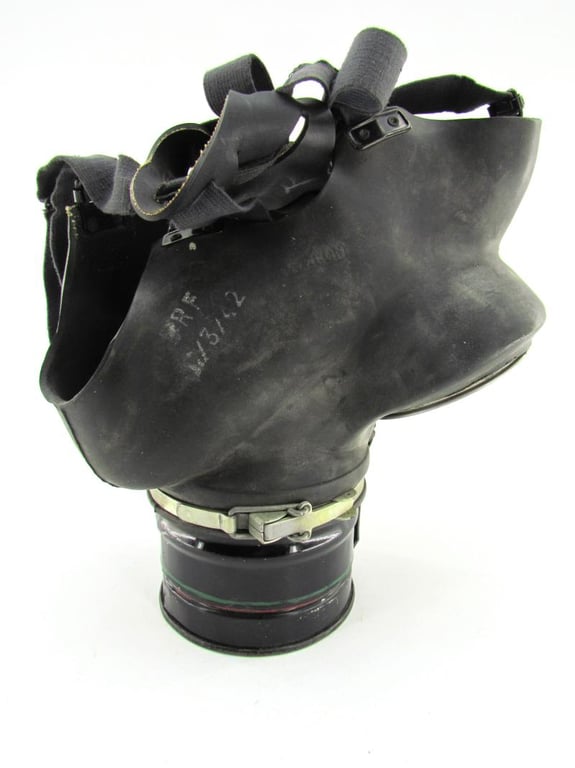 British WWII Civil Defence(Police/Fire service,Wardens) Gasmask & Carrying bag