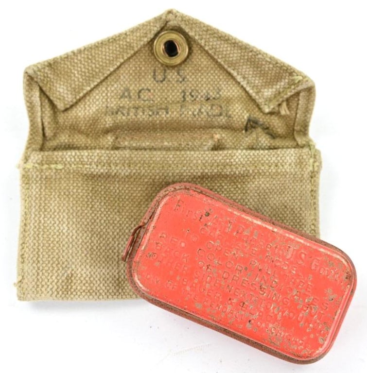 US WW2 M-1942 BM First Aid Pouch with First Aid Kit