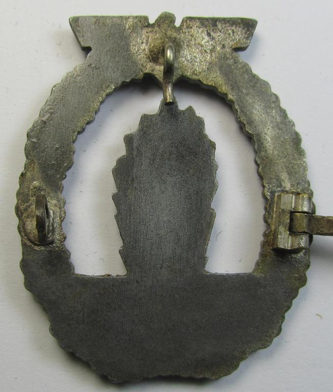 Attractive, WH (Kriegsmarine) 'Kriegsabzeichen für Minensuch-, U-Boot-Jagd und Sicherungs-Verbände' (being a detailed but non-marked example as produced by the 'Wilh. Deumer'-company) as was executed in multi-coloured 'Feinzink'