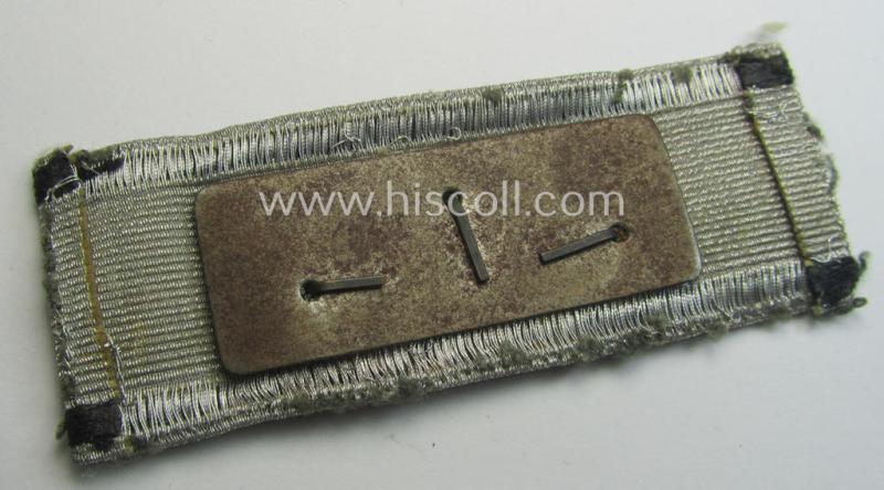 'Sonderabzeichen für das Niederkämpfen von Panzerkampfwagen usw. durch Einzelkämpfer in Silber' (ie. tank-destruction badge)
