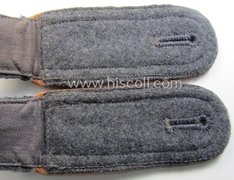 Attractive - and fully matching! - pair of WH (Luftwaffe) NCO-type shoulderstraps as piped in the light- ie. rust-brown- (ie. 'hell- o. kupferbrauner'-) coloured branchcolour as was intended for an: 'Unteroffizier der LW-Nachrichten-Truppen'