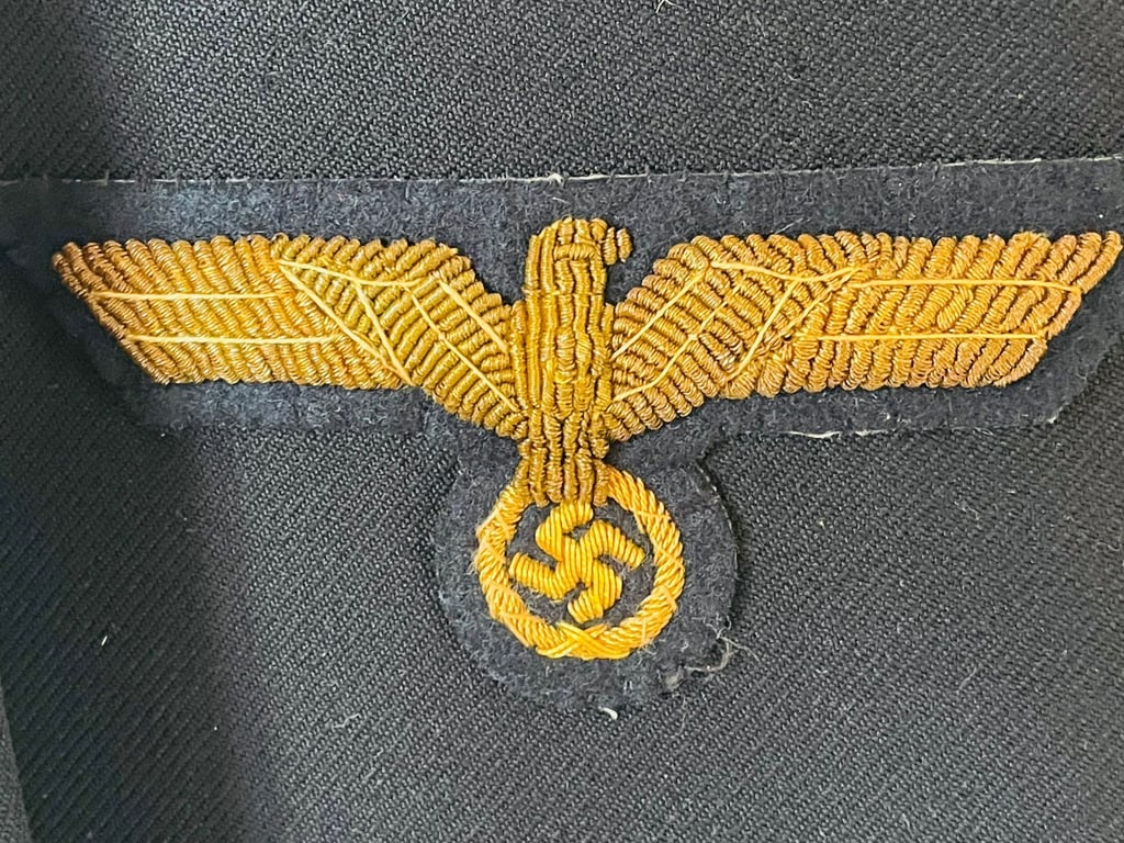 FINE GERMAN WWII KREIGSMARINE KAPITAN ZUR SEE REFFER JACKET