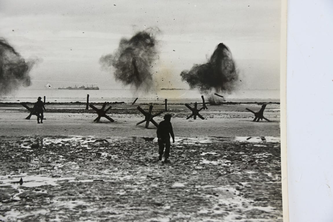 British WW2 Press Photo D-Day Royal Navy Commando's