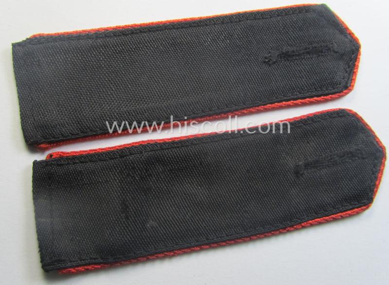 Pair of: 'Allgemeine-HJ'-shoulderstraps: 'Hitlerjunge' - 'Bann 945' (945 = 'Bann Reichswerke Hermann Göring' / 'Gebiet Nord Niedersachsen')