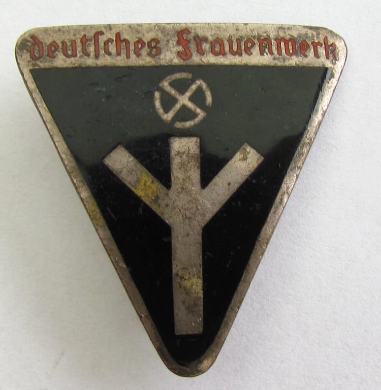 'NS-Frauenschaft'-membership-badge RZM M1/153