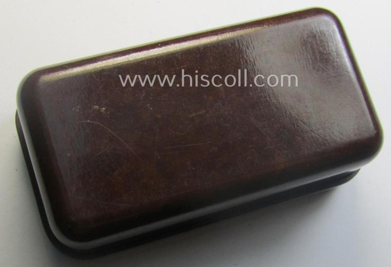 'Standard-issue'-type WH 'Seifebuchse' (ie. soap-container) being an undamaged example as executed in brownish-red-coloured 'Bakelite'