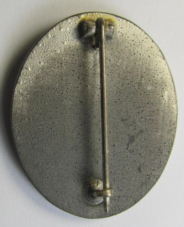 Attractive - and only minimally used - 'Verwundeten-Abzeichen in Silber' (or: silver-class wound-badge) being a neatly maker- (ie. '100'-) marked example as was produced by the: 'Rudolf Wächtler u. Lange'-company