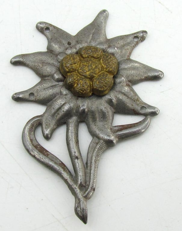 Wehrmacht Mountain Troops "Edelweiss" Cap badge